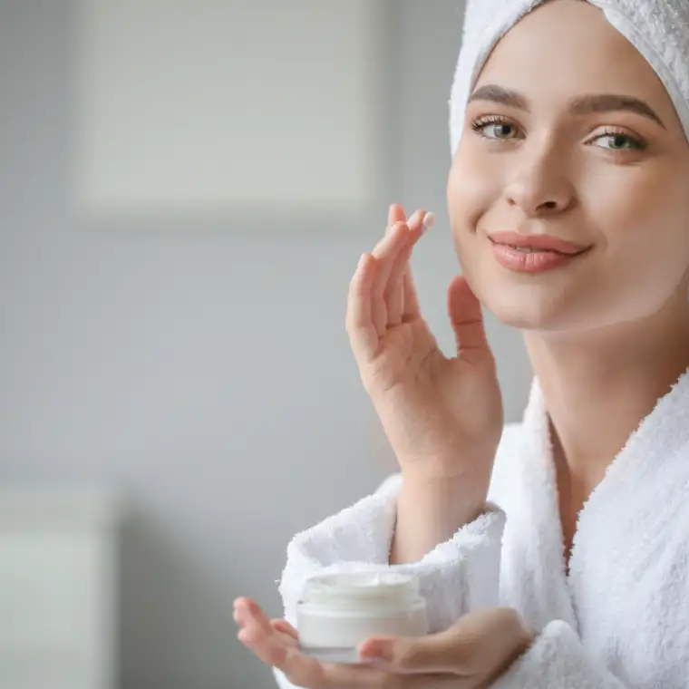 Peau du visage après un soin hydratant